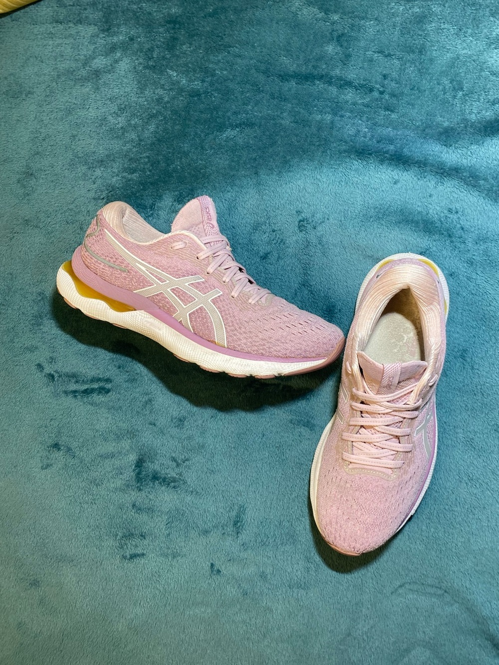 ASICS Gel Nimbus Women's mesh knit Athletic Sneakers Running Shoes size 9, lilac